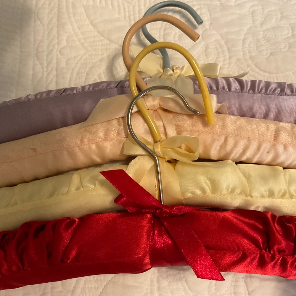 Multicolour satin clothes hangers